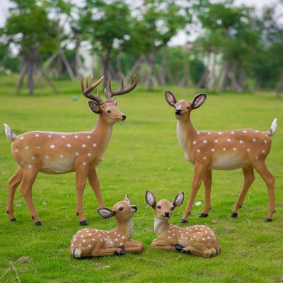 公園玻璃鋼仿真動物梅花鹿雕塑