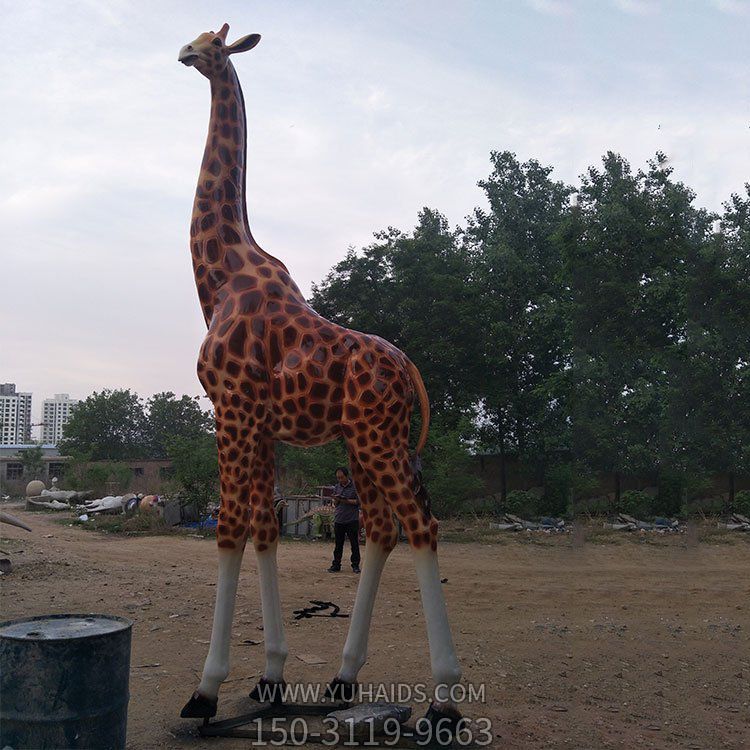 園林景區玻璃鋼大型動物長頸鹿雕塑