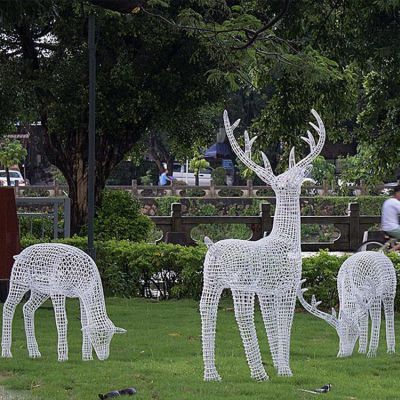 現代城市公園草坪裝飾鐵藝鏤空動物雕塑