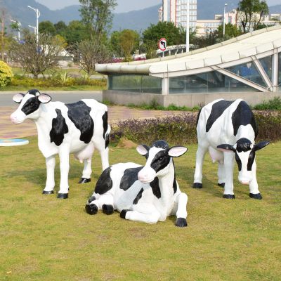 城市花園三只玻璃鋼牛雕塑