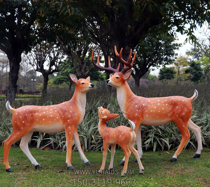 公園景區玻璃鋼彩繪三只梅花鹿雕塑