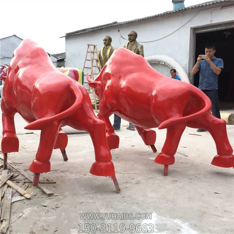 抽象玻璃鋼噴漆牛小品廣場景觀雕塑